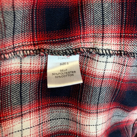 Lizard Thick Red, White, and Blue Flannel with Open Shoulders Size: Small - Picture 7 of 7